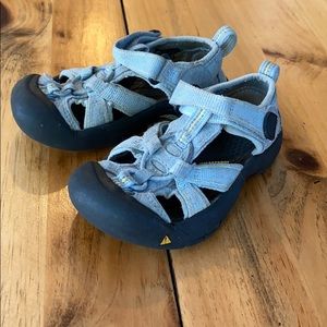 Keen sandals, gently worn, light blue! Size 10